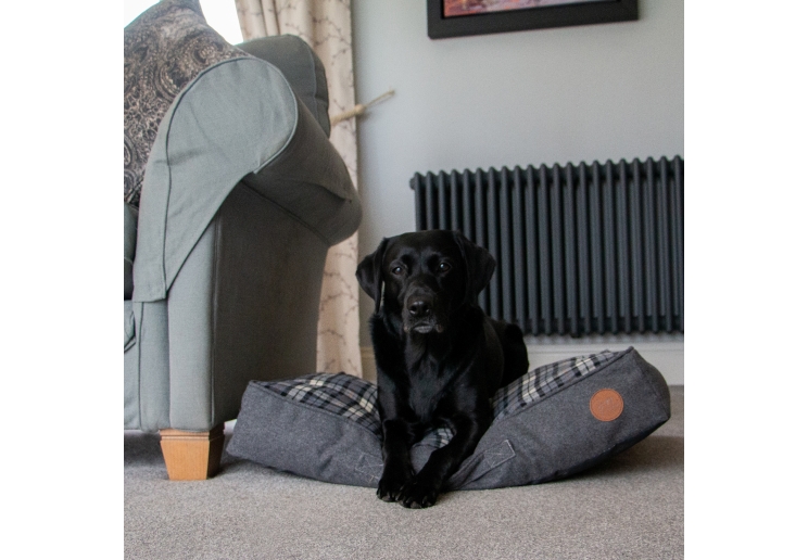 Black And Grey Tartan Mattress 75 x 60cm